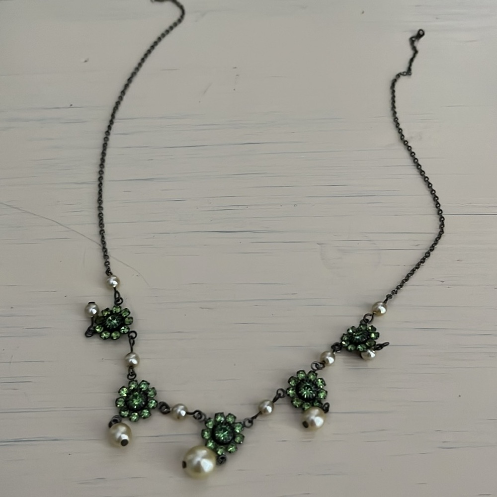 Hand-crafted Necklace with Green Crystal Flowers and Pearls
